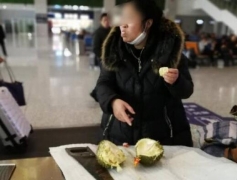 對于春節(jié)回城帶臘肉被檢扣留，這是怎么回事？